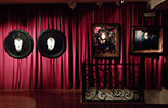 Vue in situ Exposition Pierre et Gilles - Arrache mon coeur / 9 novembre   12 janvier 2001 / Galerie Jérôme de Noirmont.<br />
